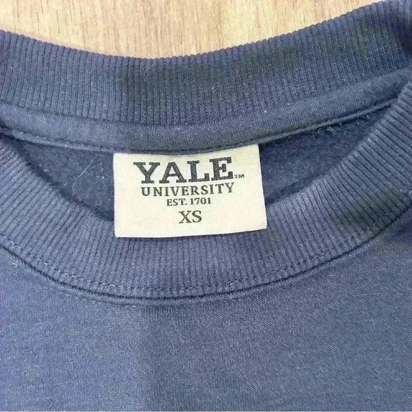 Vintage Yale University Blue White Sweatshirt Pullover Crewneck Men’s Size XS - Picture 2 of 11